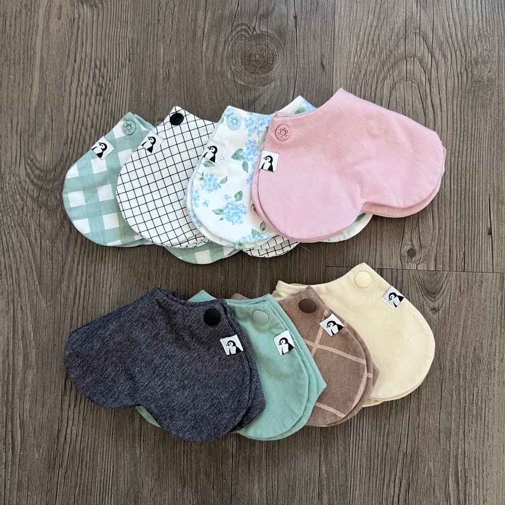 Konny Baby flower bibs rotating 8 various colors and prints